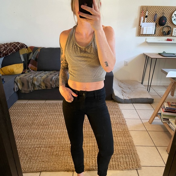 Alo crop top - Picture 3 of 5